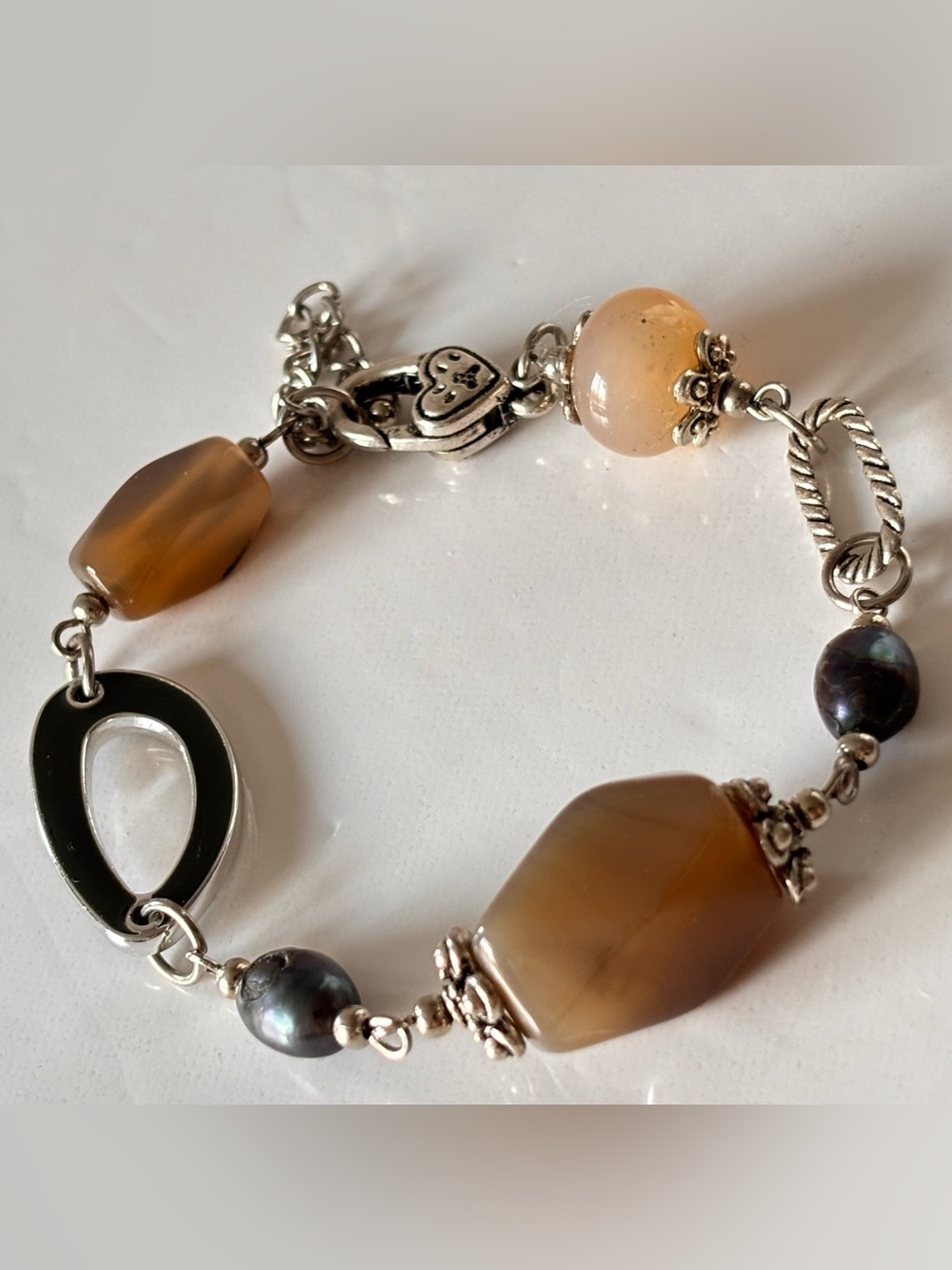 🦋2/25$ Silver tone polished agate stones and black pearls bracelet